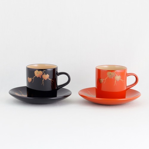 1102-1  輪島塗　ペア珈琲カップ／蔦蒔絵