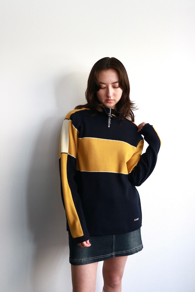 Line design half zip knit sweater