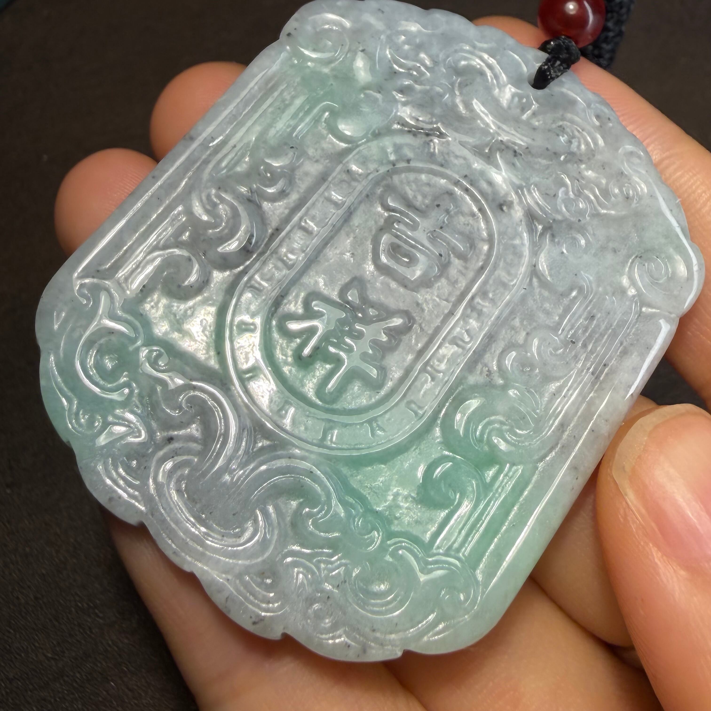 天然翡翠 吉祥彫刻 ペンダントトップ 無含浸 無着色 A貨 ミャンマー産