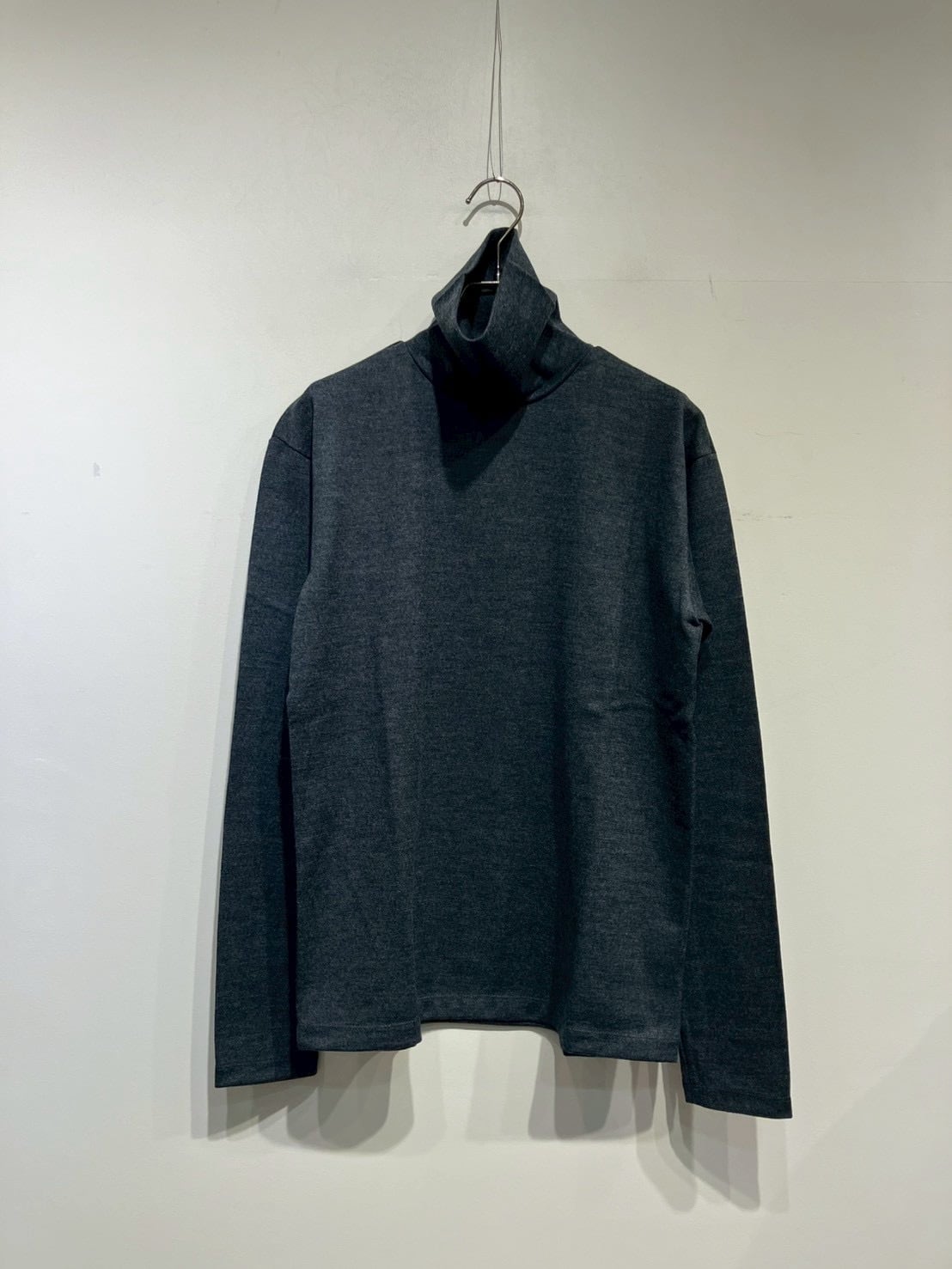 MANON ウールハイネックプルオーバー