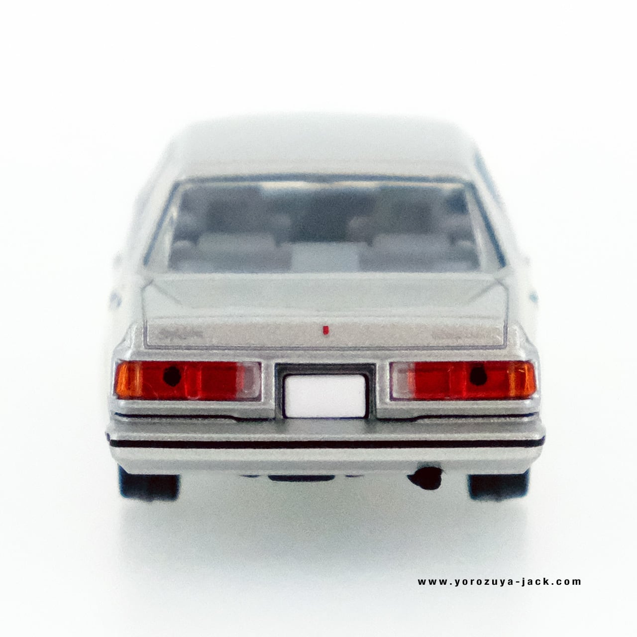 トミカリミテッドヴィンテージネオ LV-N78b トヨタ クラウン 4ドア