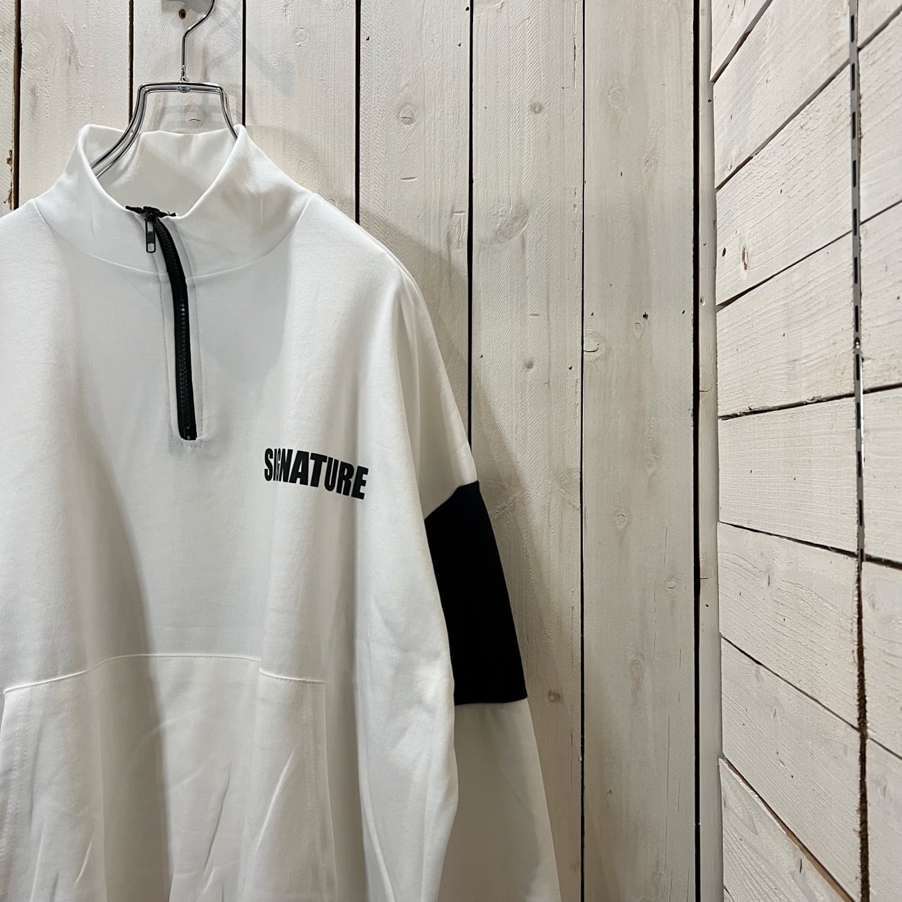 221887-1】Signature color scheme switching half zip sweatshirt