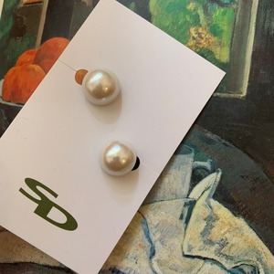 pearl cabochon