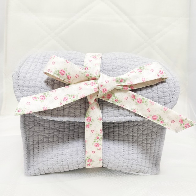 巾着付きボックス型リボンポーチ　グレーヌビ&ピンクの小花
