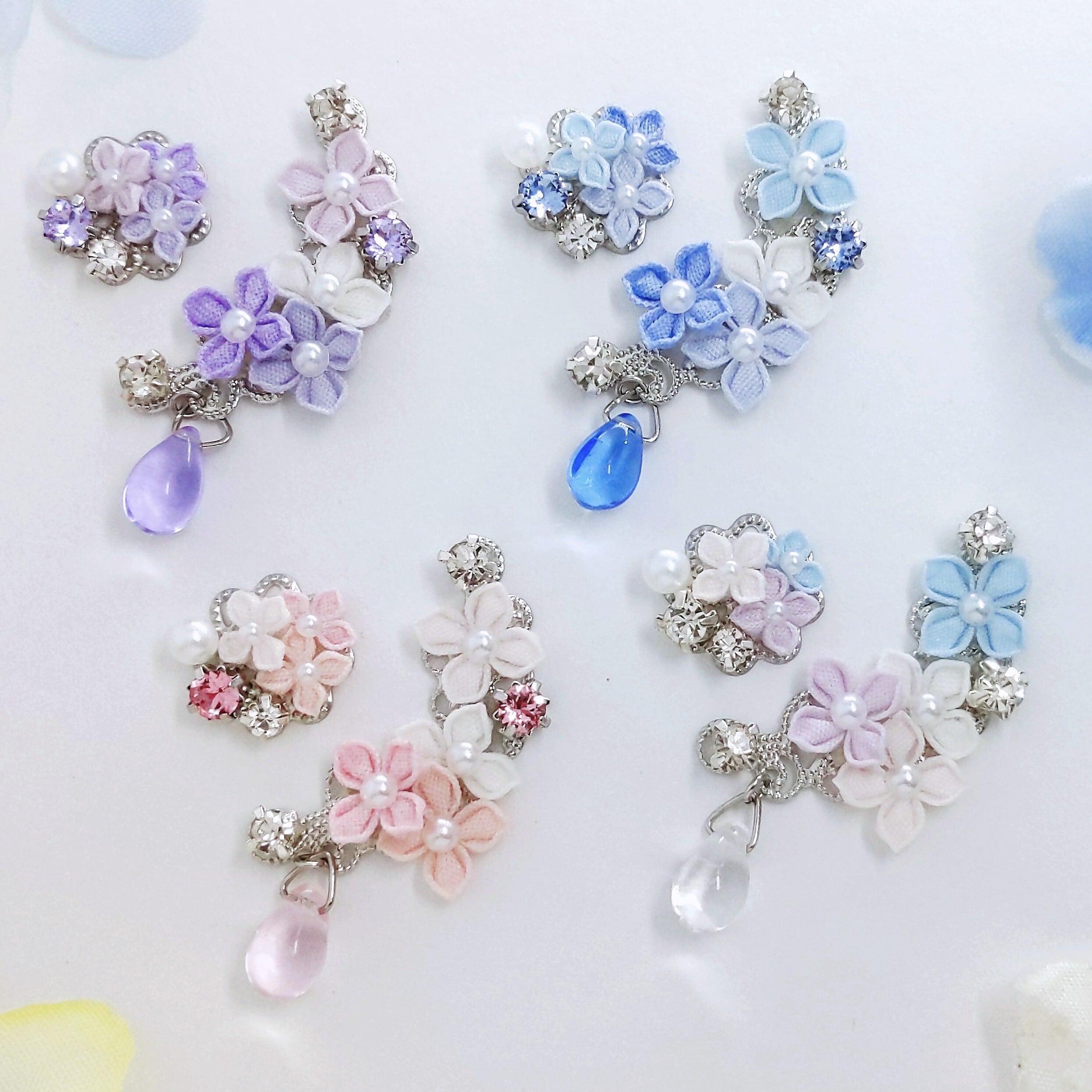 2099円硝子細工の様なイヤーカフ＊*.イヤリング あじさい フラワー 2099円硝子細工の様なイヤーカフ＊*.イヤリング あじさい フラワー