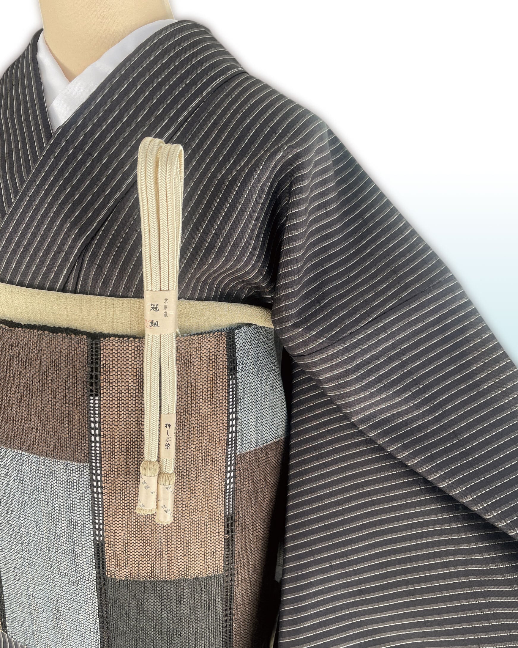 単衣】白茶色地ボタニカル文小紋260409-1（リユース品） | きものなかむら