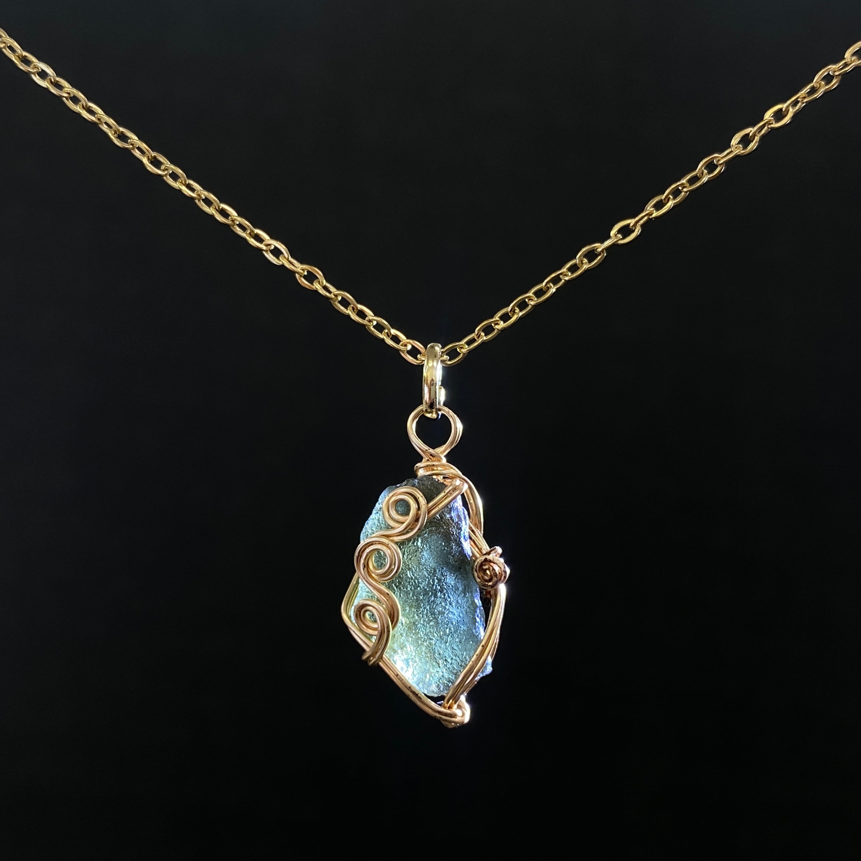 Moldavite モルダバイト | 【隕石屋】METEOS（メテオス）