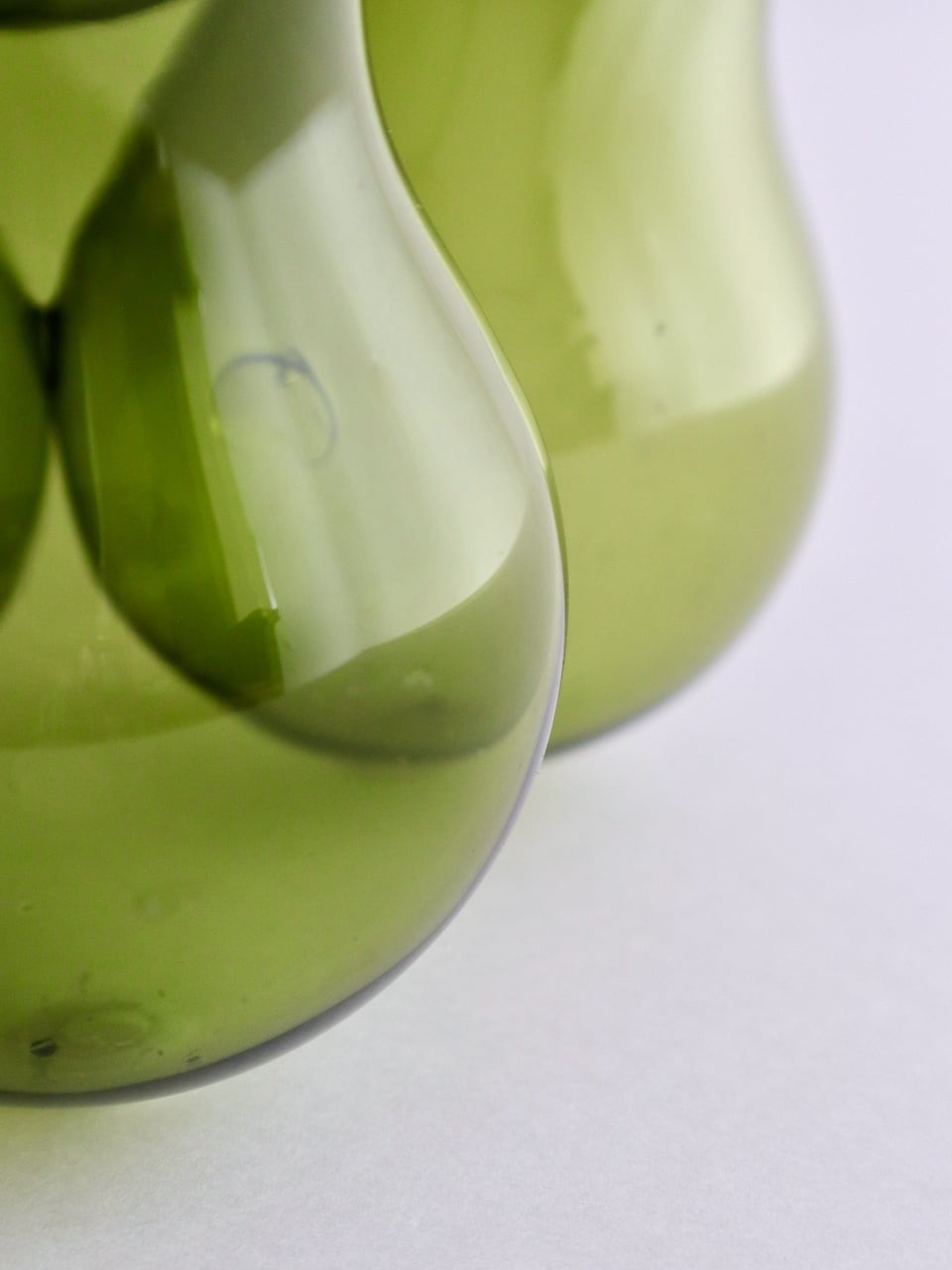 ガラスの小瓶フラワーベース グリーン L（16口）｜Glass Bud Vase