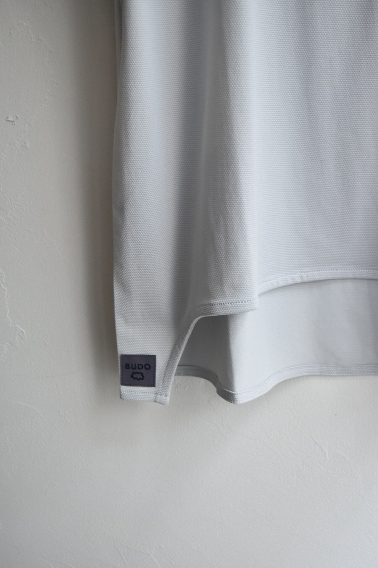BUDO | Mountain Pass top | Sleeve_Less：ライトグレー x ライラック