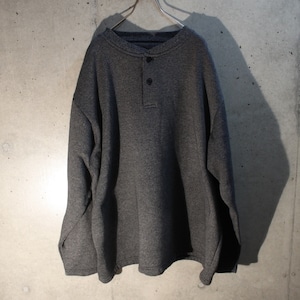 Henley Neck Design Sweat