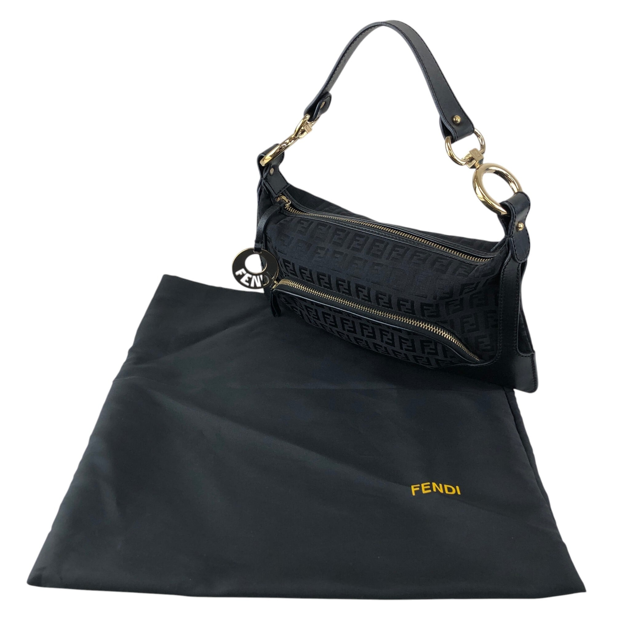 t36【美品】フェンディ　ズッカ　エンボス　ブラック　レザー　ボディバッグ スクエアFF カメラケース ズッカ ショルダーバッグ PVC レザー