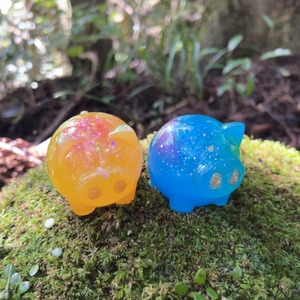 【金運アップ】＊貯金ブタオルゴナイト（金色）
