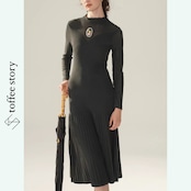 【4color】ブローチ花咲くシアーニットワンピース 《Y0372》