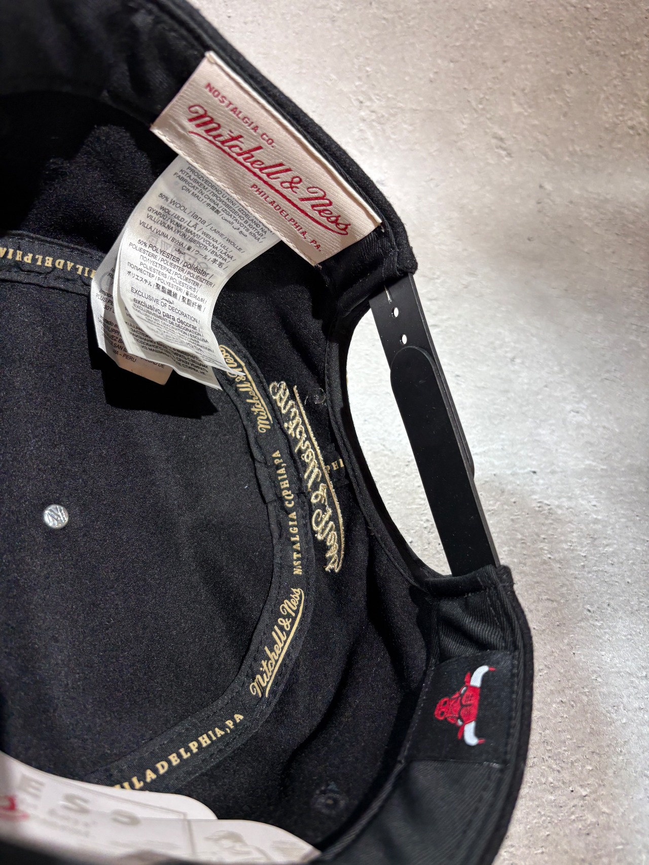 Mitchell＆Ness/ミッチェルアンドネス NBA シカゴ・ブルズ Retro Roots  ピルボックス キャップ ブラック