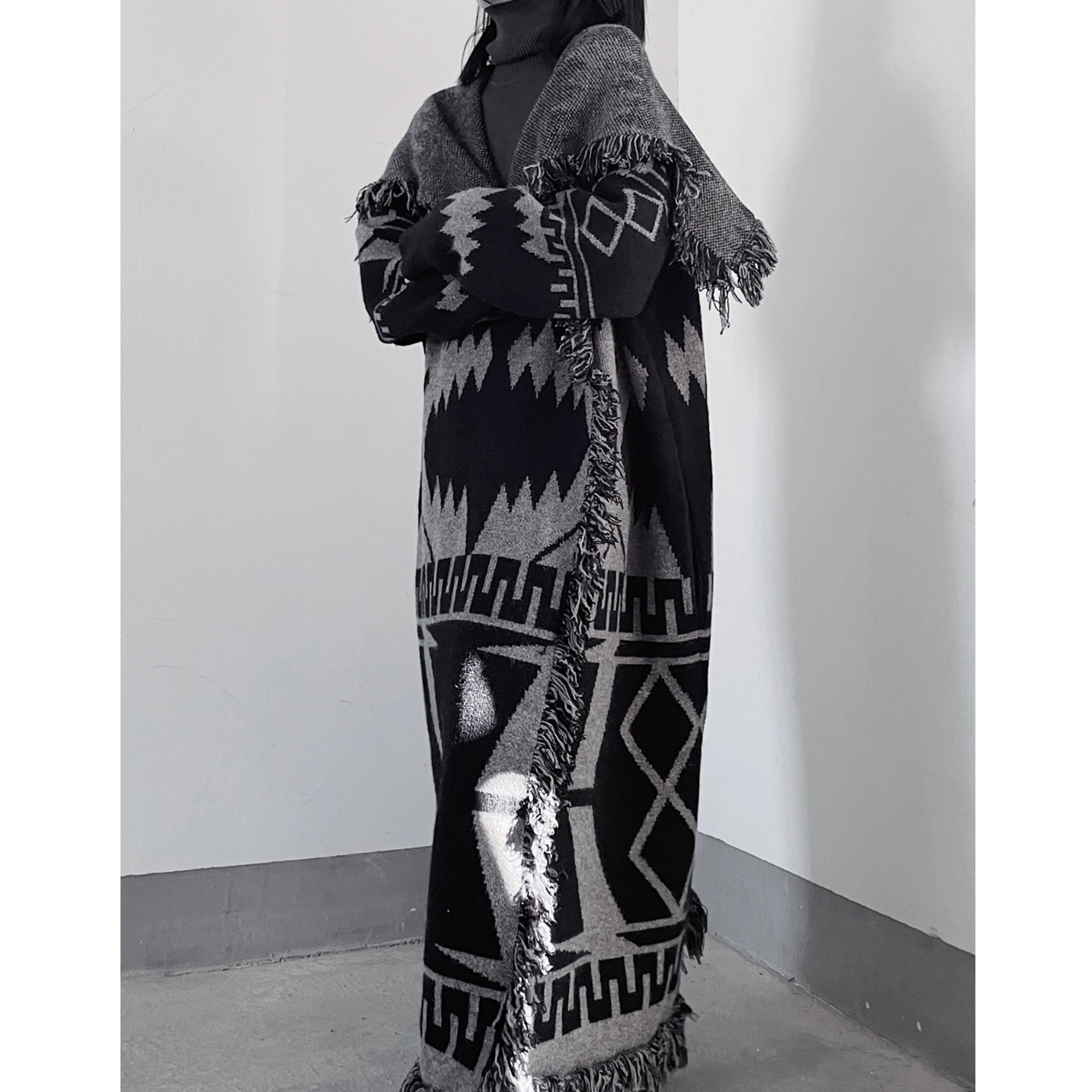 魔女の旅路～風を纏うフリンジニット～M24143