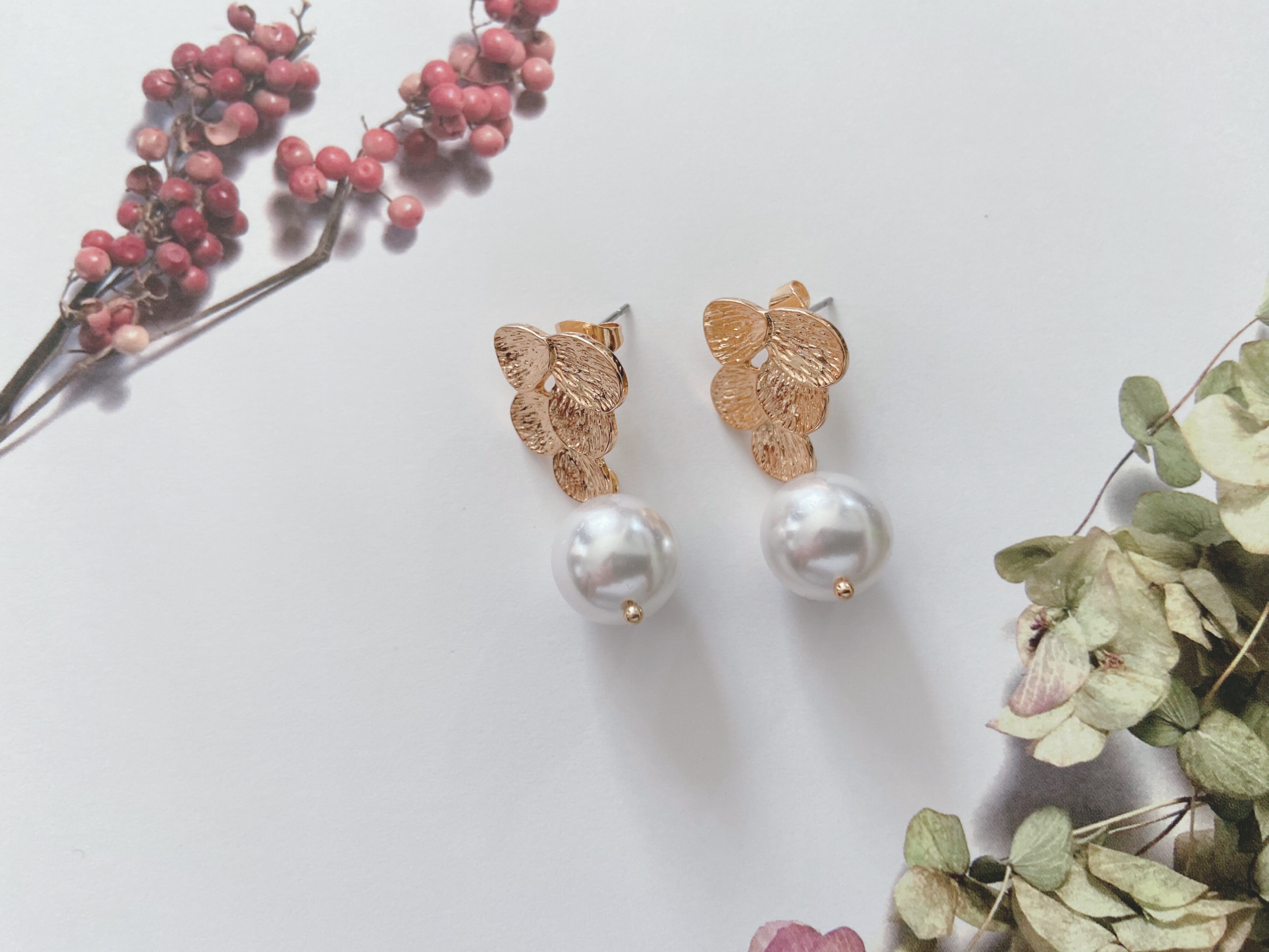 Single pearl elegant earrings | le cadeau