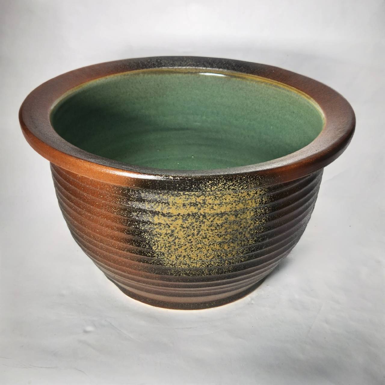 焼き物　めだか鉢　(水蓮鉢) 特大の水連鉢