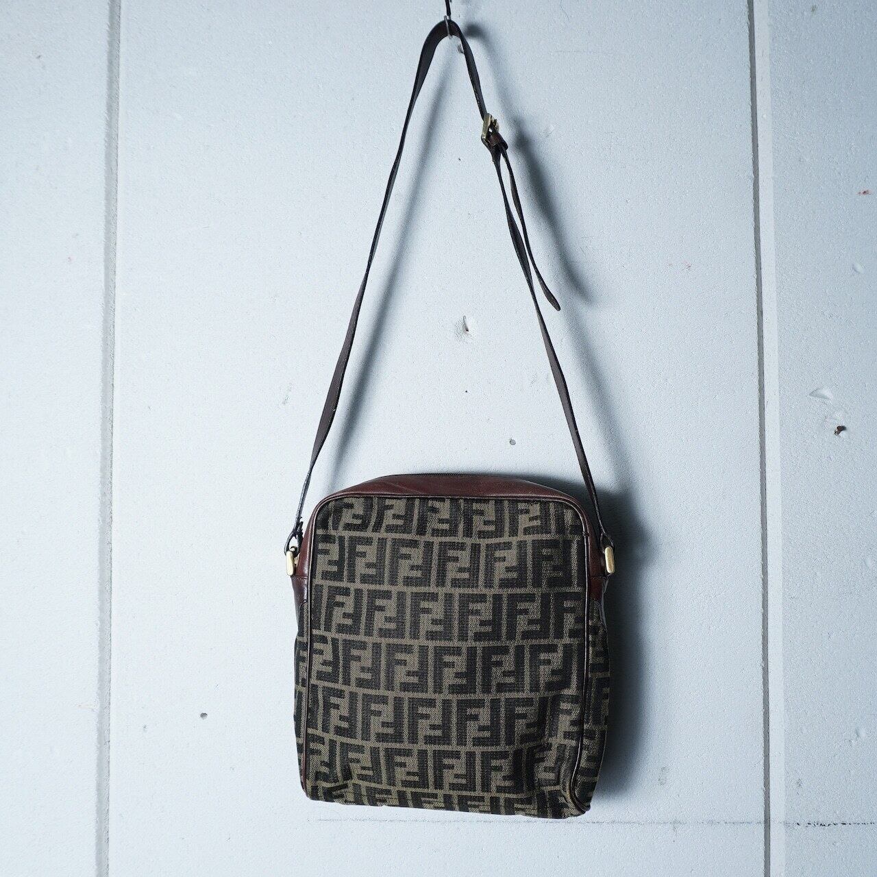 FENDI】フェンディ ”ロゴ入”ズッカ柄レザー切替ショルダーバッグ brown