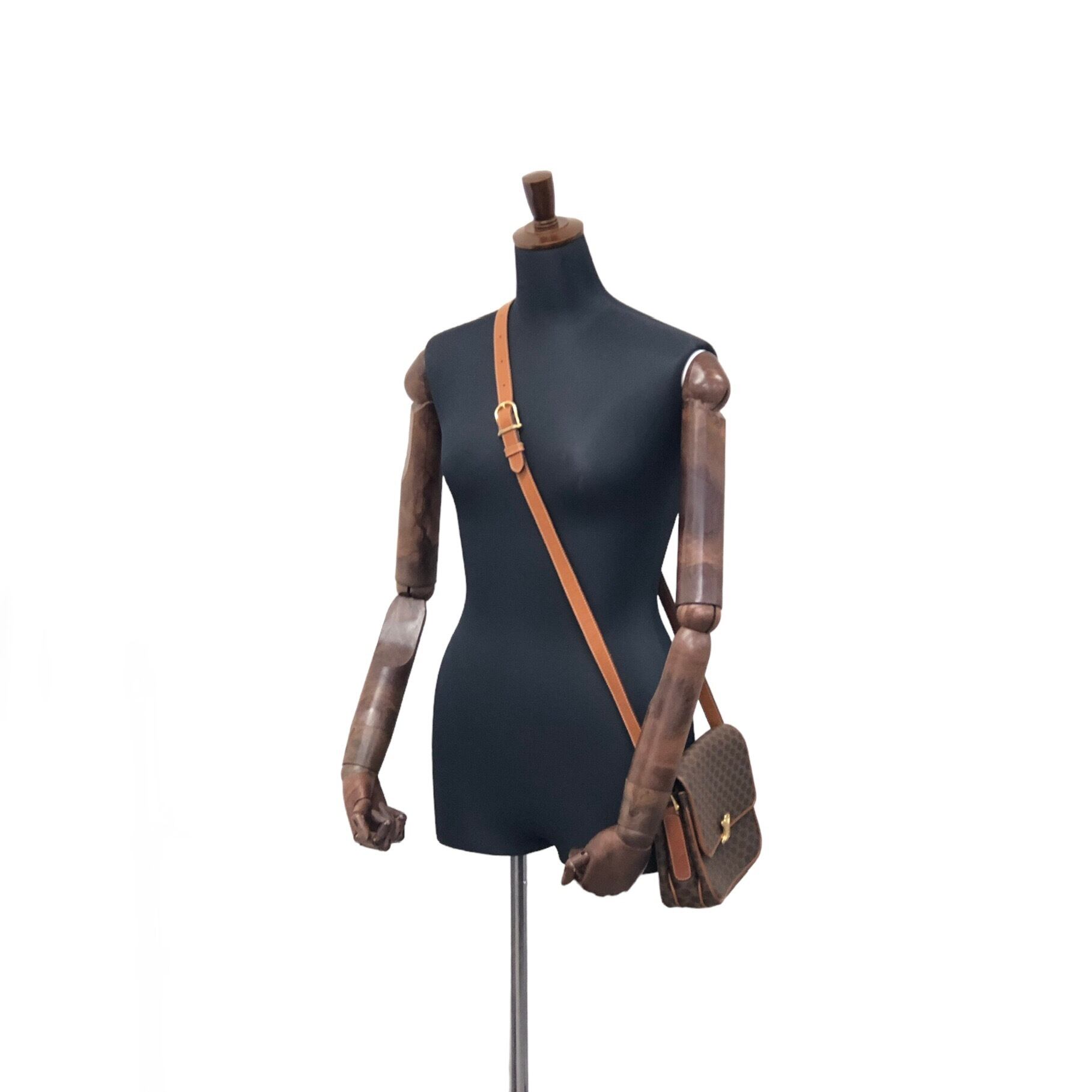 セリーヌ マカダム トリオンフ ショルダーバッグ ヴィンテージ CELINE セリーヌ マカダム トリオンフ レザー ショルダーバッグ