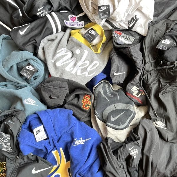 1点物◇ナイキNIKEナイロンジャケット黒柄パーカー古着メンズ 1点物◇ナイキNIKEナイロンジャケット黒柄パーカー古着メンズ