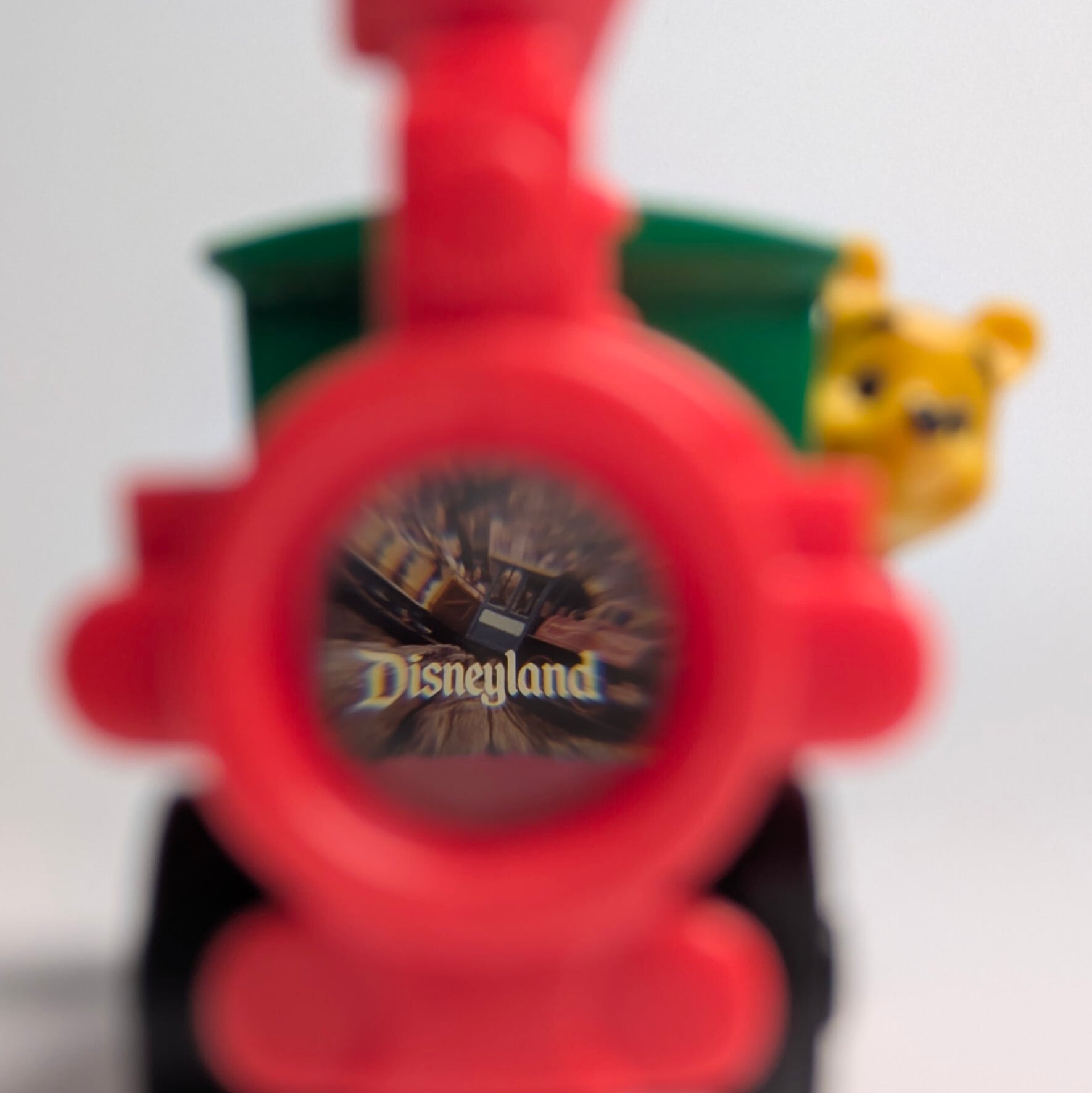 ☆VINTAGE 1995☆【 ウィニー・ザ・プー・オン・ビッグ・サンダー・マウンテン ( Winnie the Pooh On Big Thunder Mountain ) 】カリフォルニアディズニーランド40周年アドベンチャーズ / マクドナルドミールトイ1995 〚アメリカン雑貨 アメトイ〛