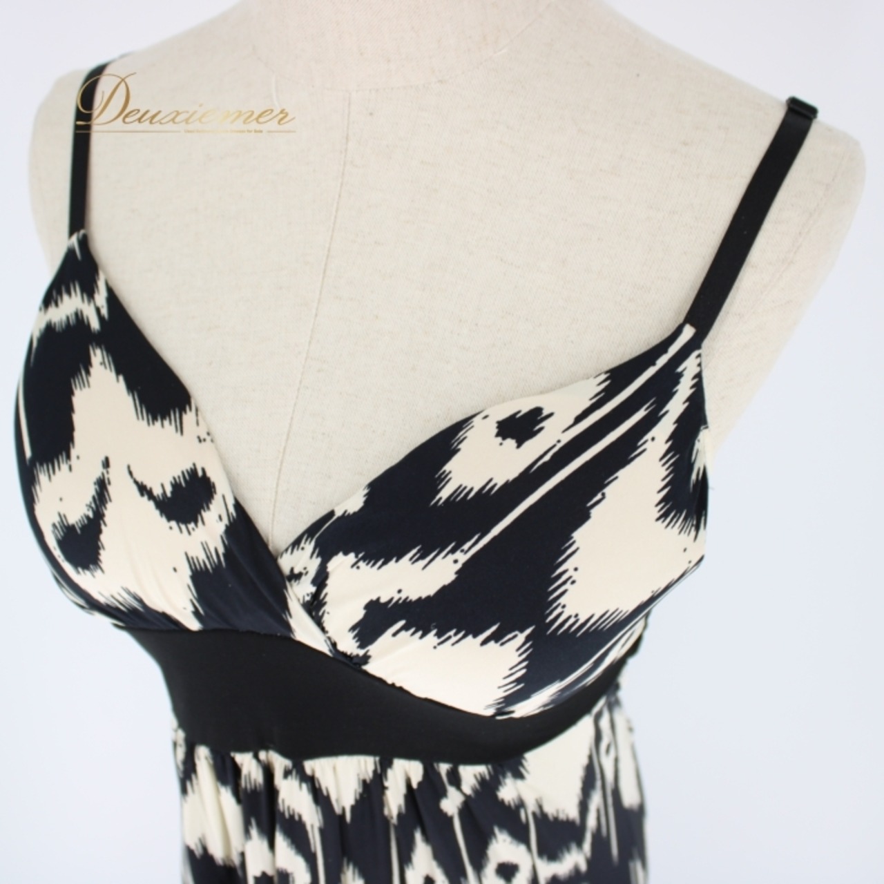 社交ダンス 衣装 スタンダード ドレス ワンピース レッスンウェア パーティ衣装 オールシーズン 黒 白 ブラック系 ホワイト系 ノースリーブ バイカラー アメリカ製 伸縮性 有り スタイルアップ 胸パッド 有り ポリエステル スパンデックス