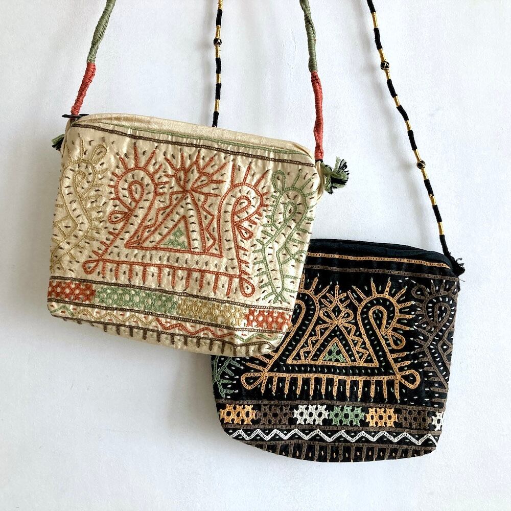 カッチ刺繍 ラバリのショルダーバッグ|キナリ