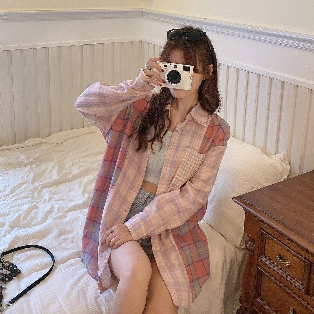 ピンクチェックシャツ