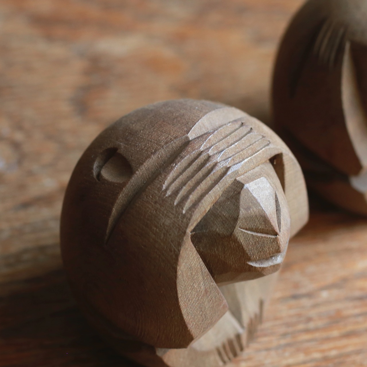 コロンと丸い、見ざる聞かざる言わざる 2