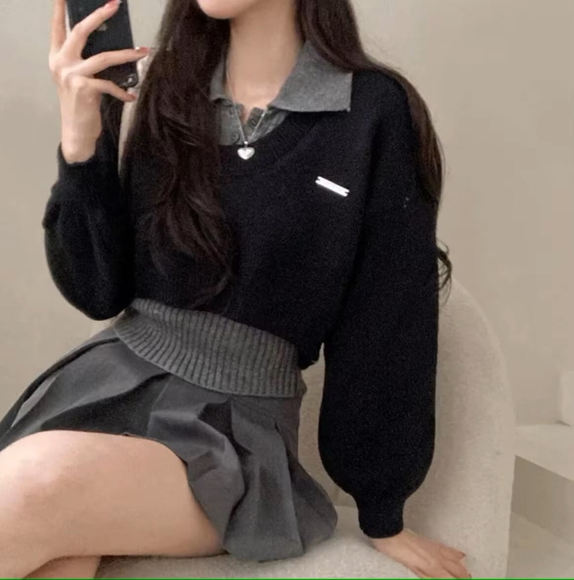 2色展開 2点セット ショート丈Vネックニット 襟付インナーニット