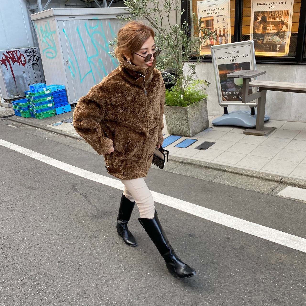 ベルトデザインパイピングムートンファーJK／dark brown