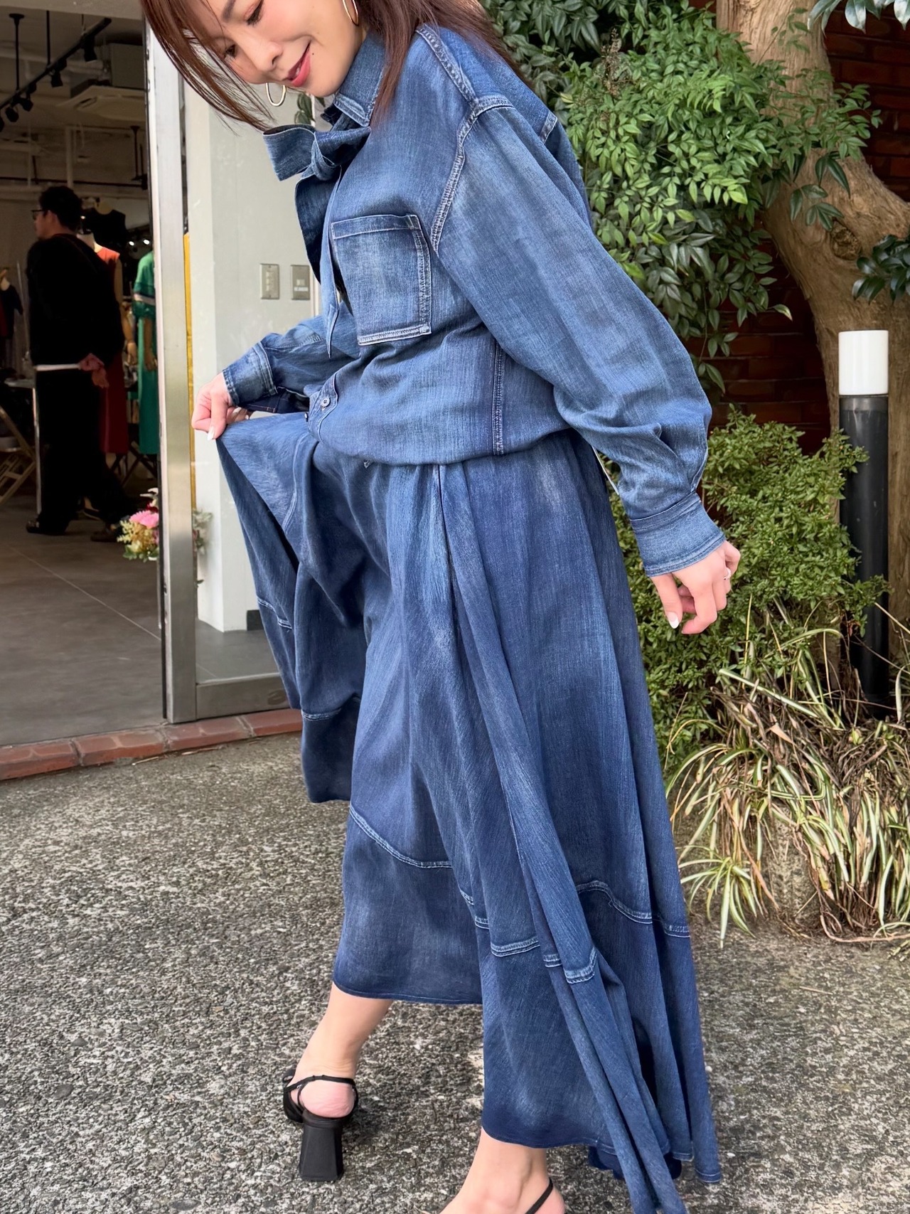 ドスディオサス  dosdiosas シアーデニム染ボウタイブラウス