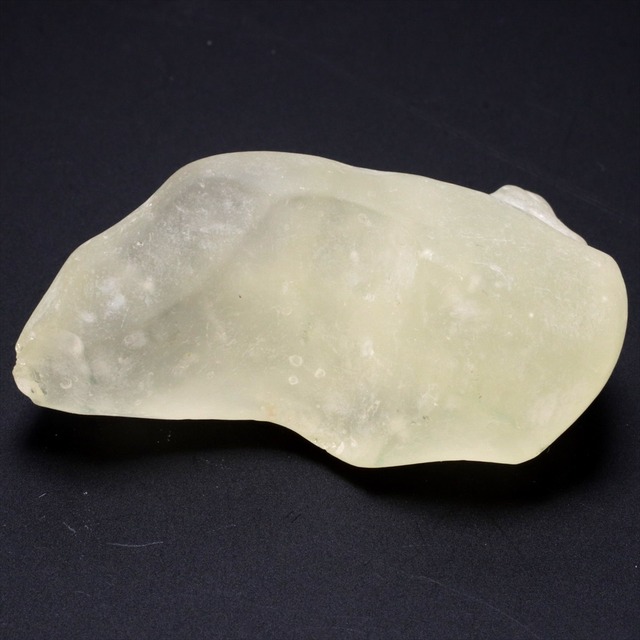 リビアングラス 18.9g リビアンガラス インパクタイト 原石 標本 Libyan Glass M2533