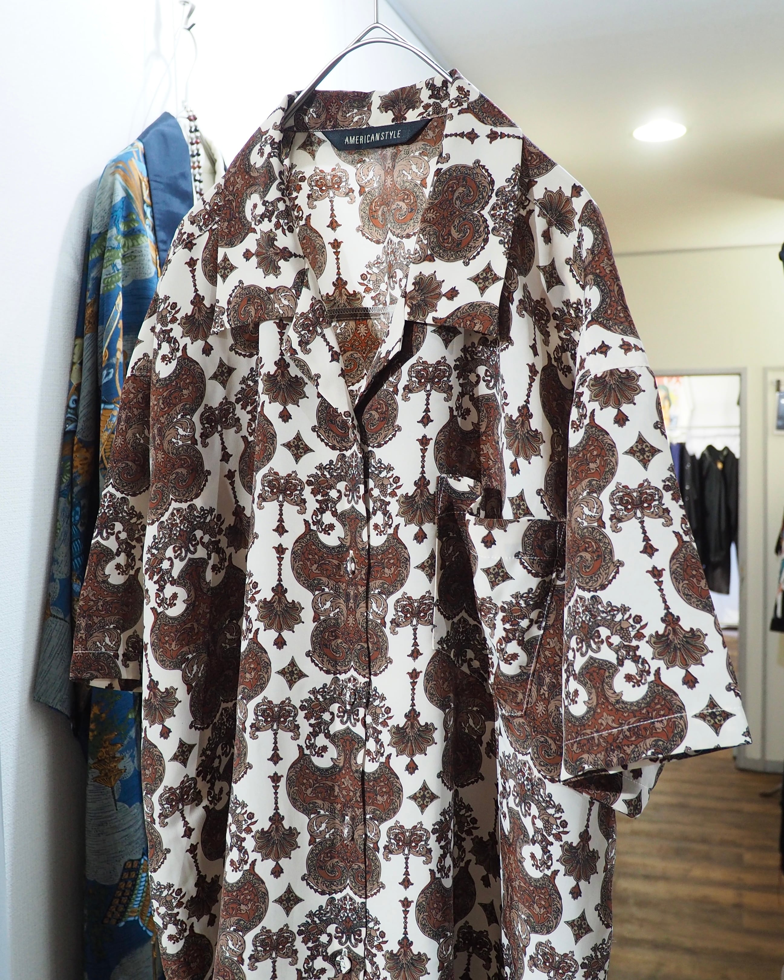 1990s Beautiful Arabesque pattern Design vintage SS Open Collar Shirt