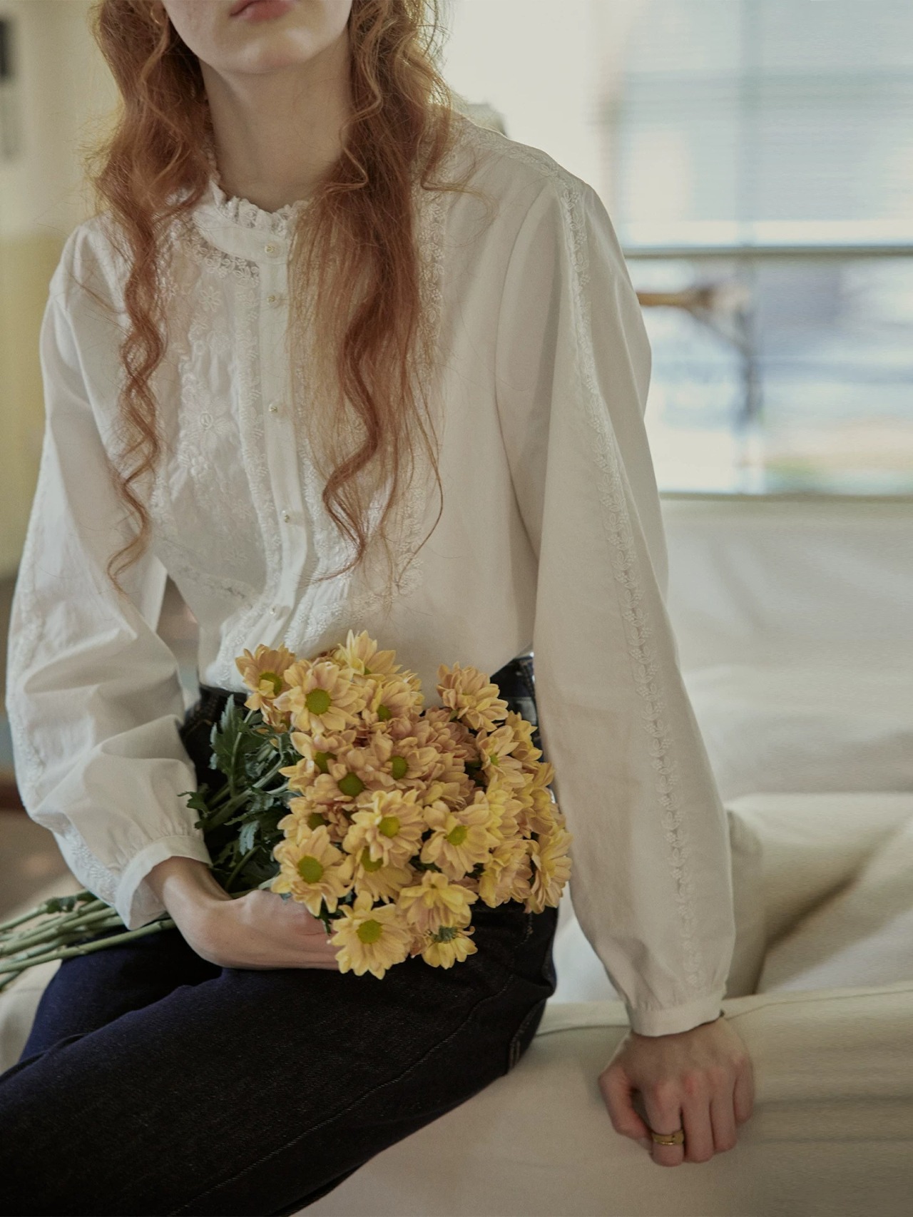 Ancienne Embroidery Frill Blouse F0825