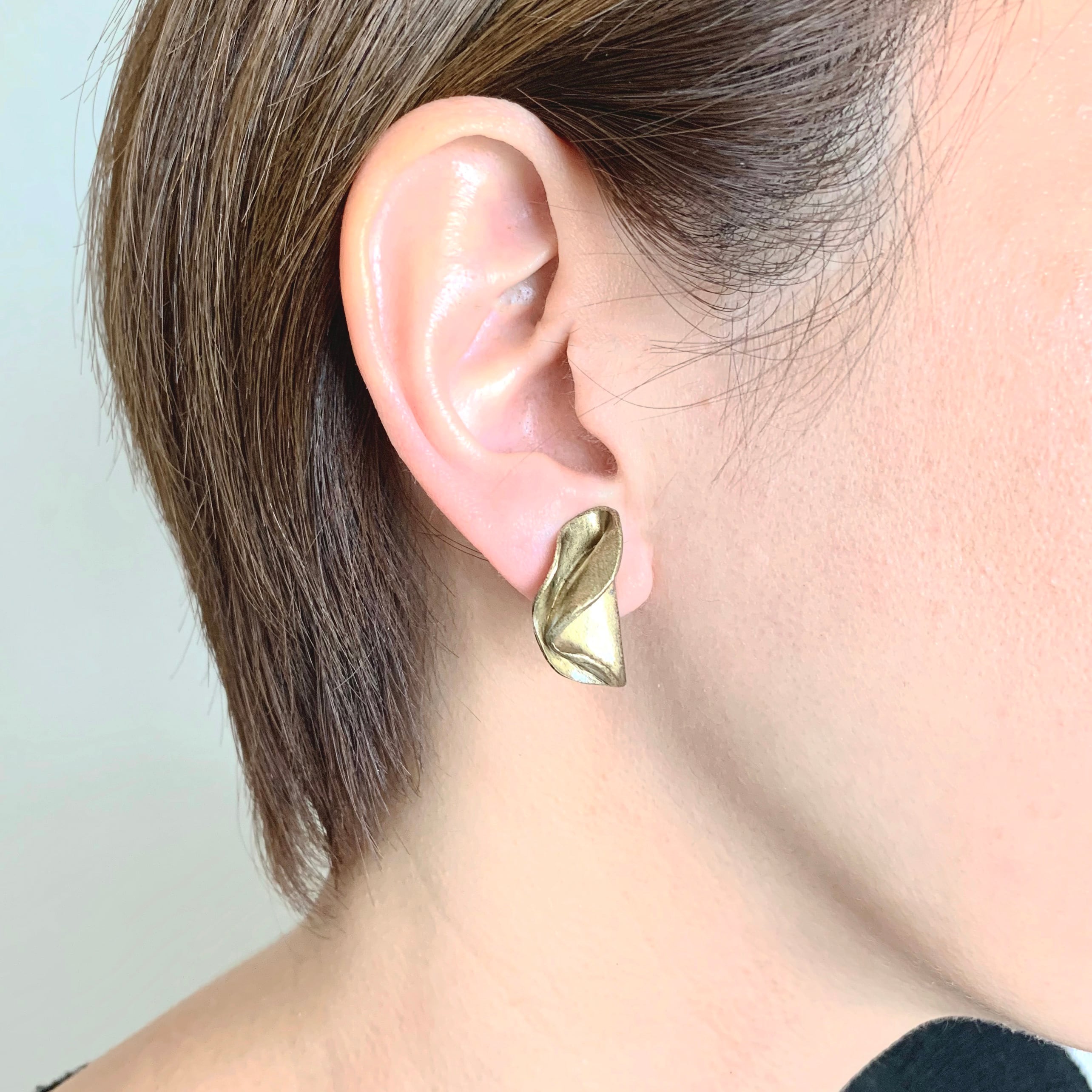 ハル様ピアス金具 Orecchini】Petalo ピアス / イヤリング アンティークゴールド | La