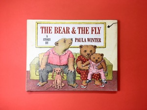 THE BEAR & THE FLY｜Paula Winter (b001_B)