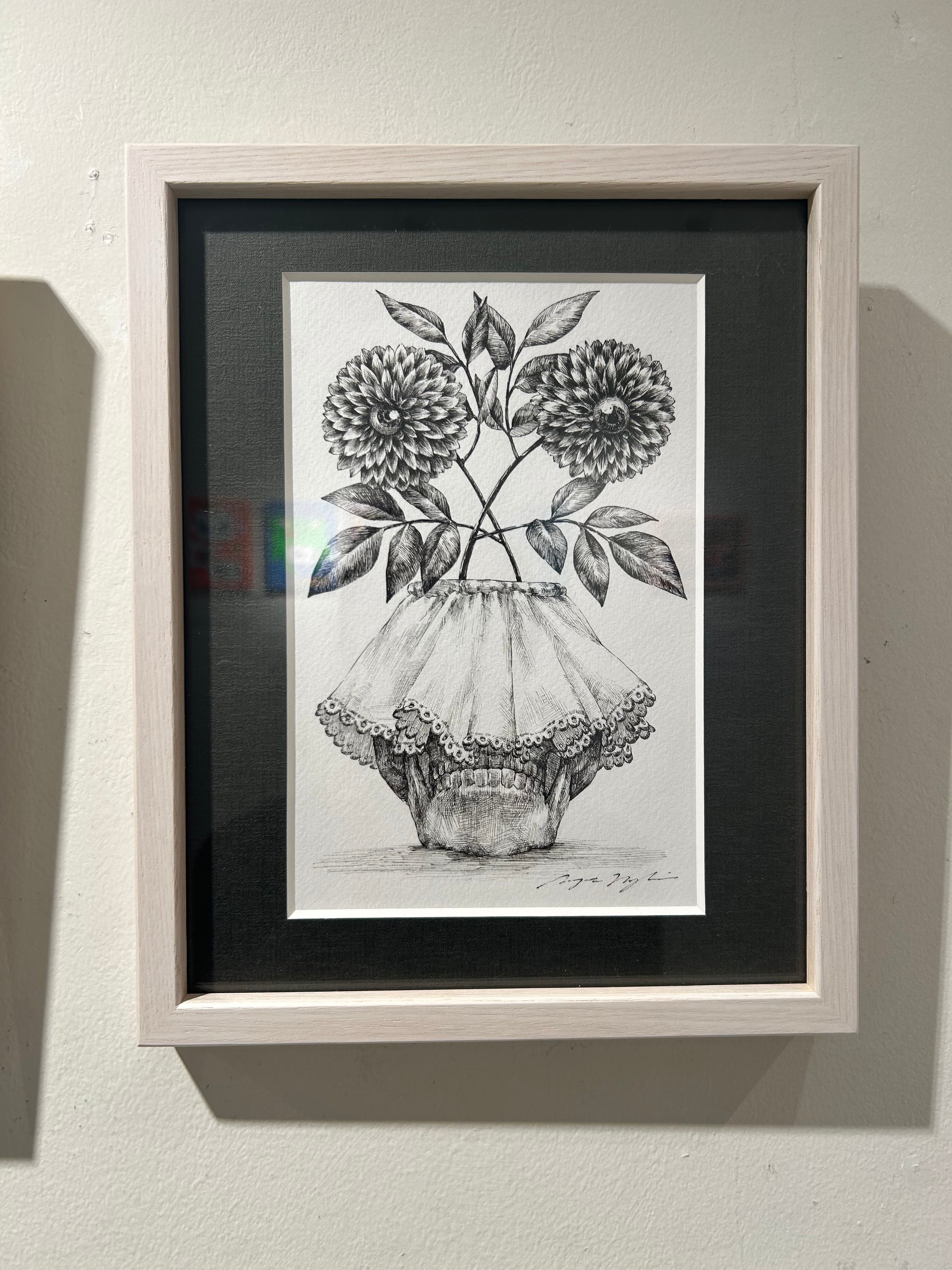 野口綾音「目を隠して、私を見つめて/Hide my eyes and share at me