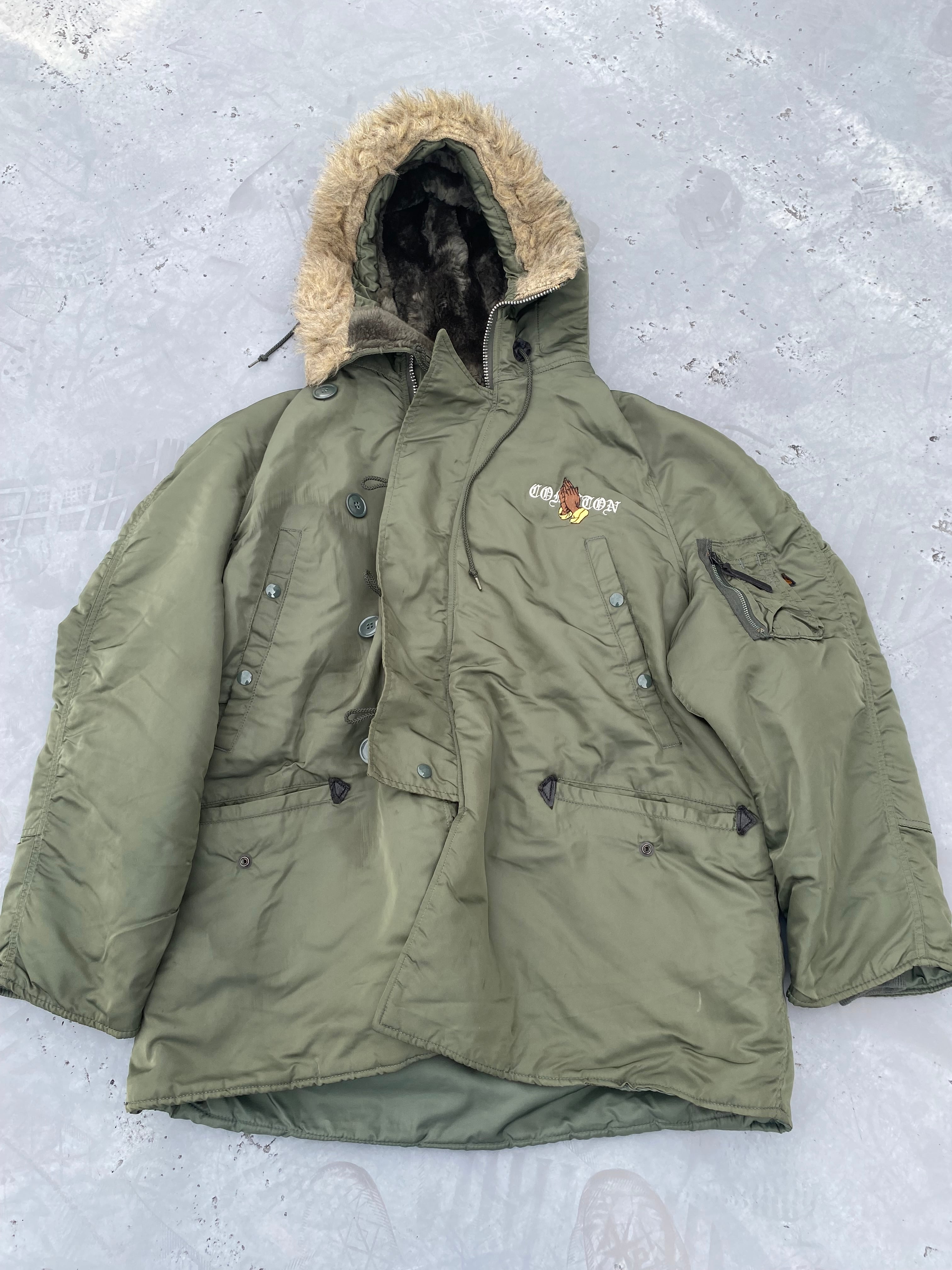 madrid フード付きスケートボードウェア　buttstain madrid フード付きスケートボードウェア buttstain BUTTSTAIN