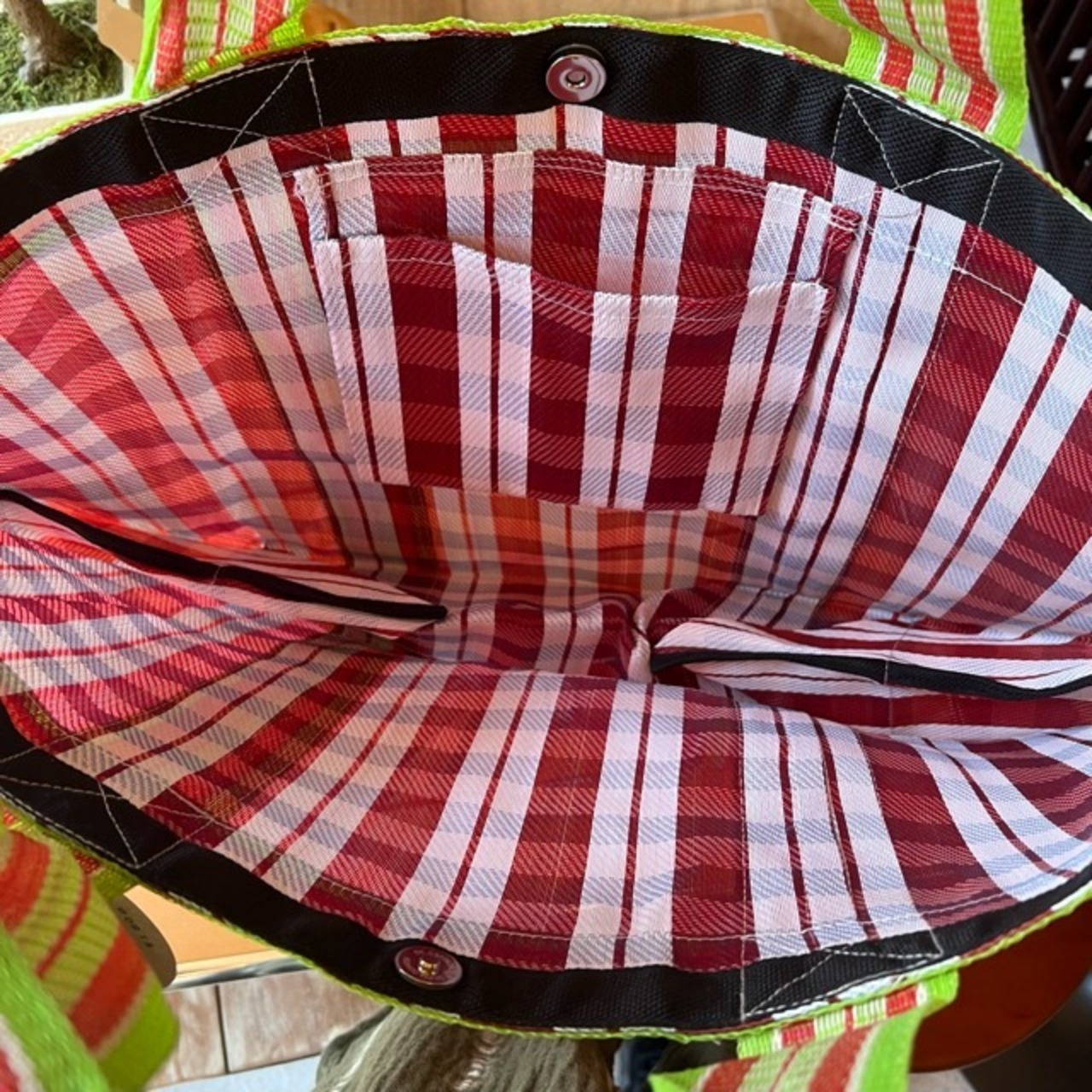 Striped Vinyl Tote Bag　Red check　ビニールトートバッグ ストライプ　レッドチェック　エシカル ビニールバッグ リサイクルプラスチック 雑貨　バッグ　ストライプ　チェック　レッド　赤