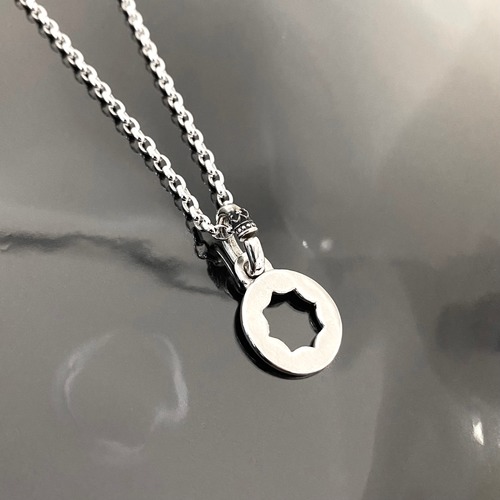 CUT OUT FLOWER NECKLACE / フラワープレートネックレス