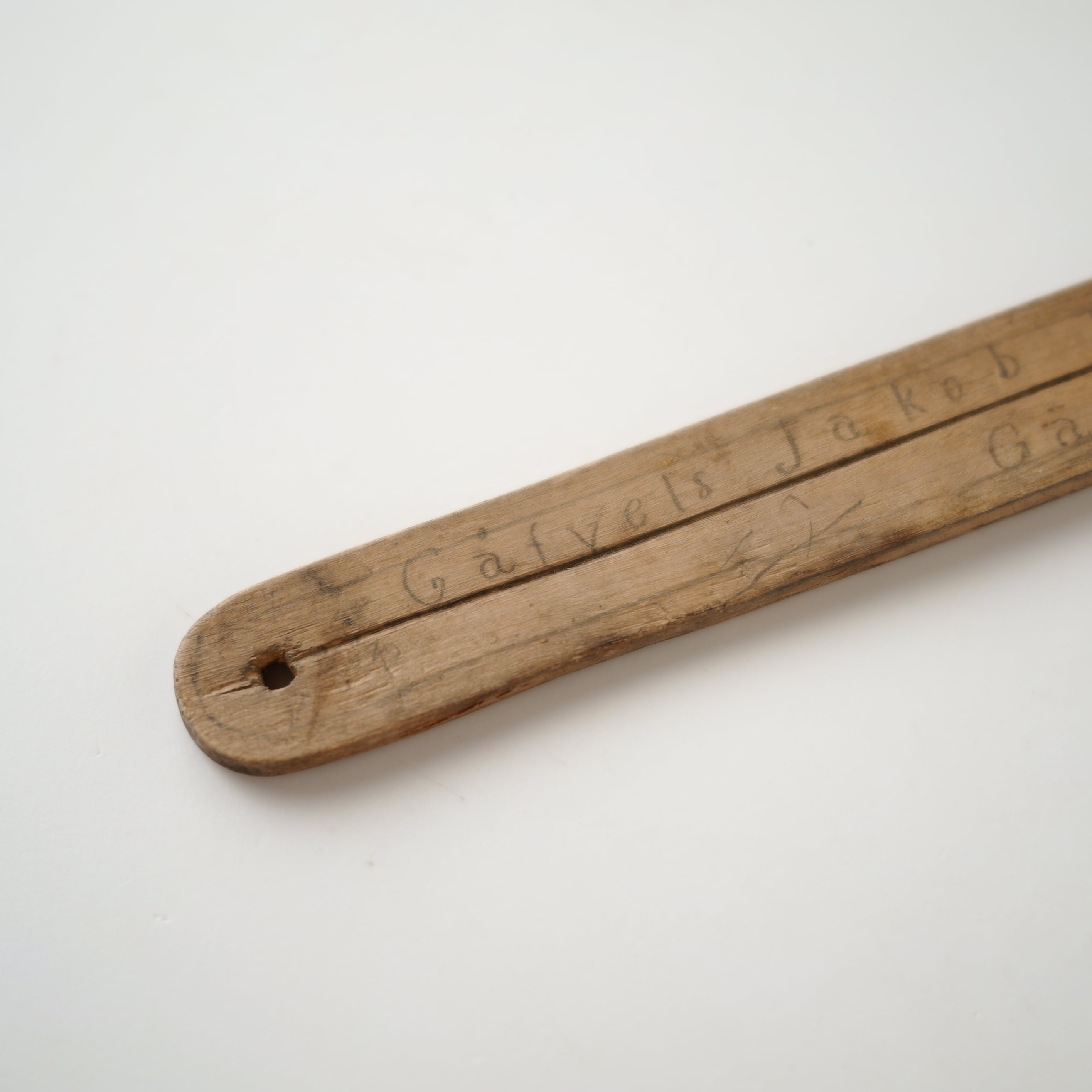 Gåfvels Jakob Jakobsson - Wooden Ownership Tag | troldhaugen