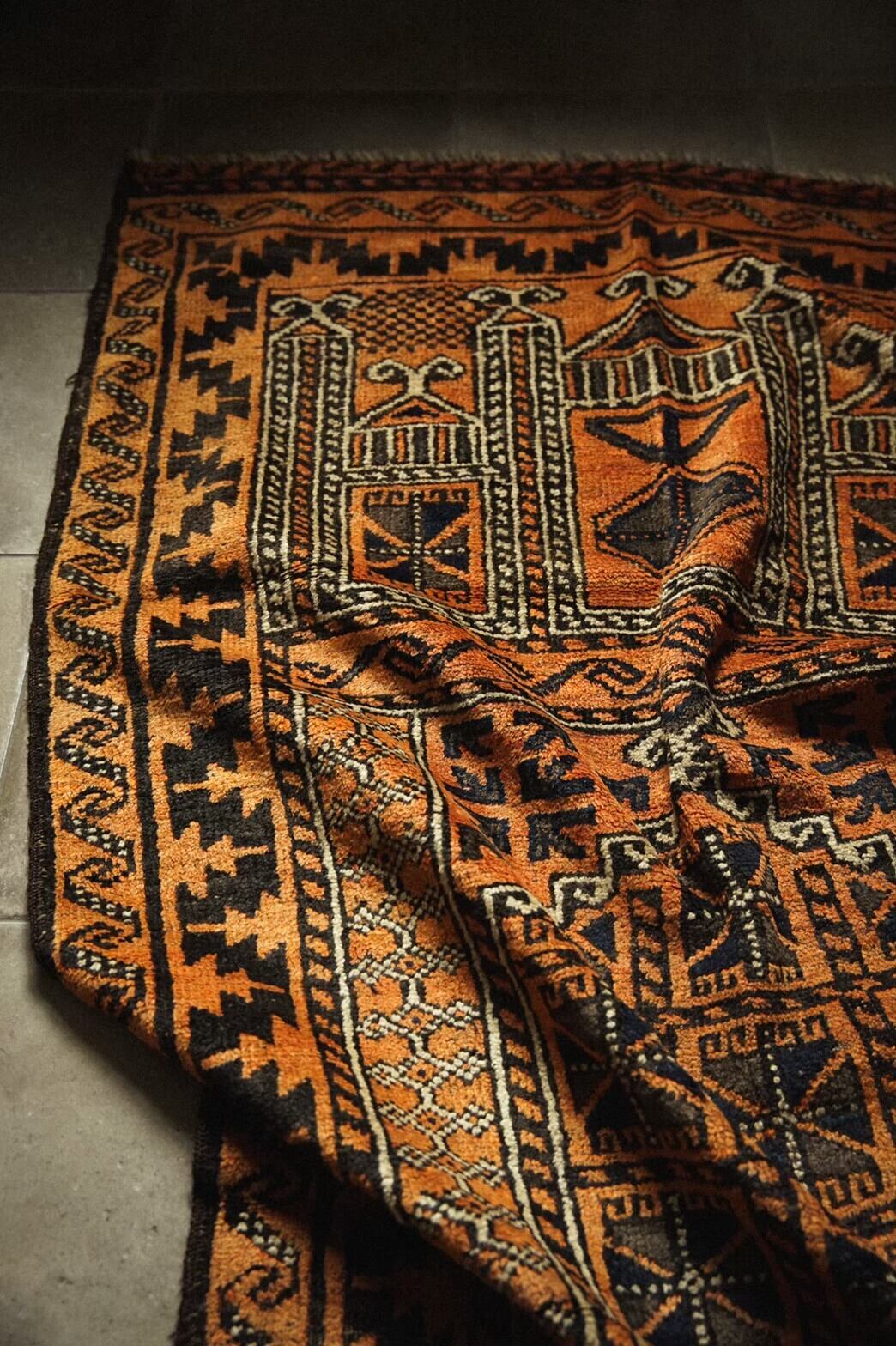 376-Vnitage maldari rug