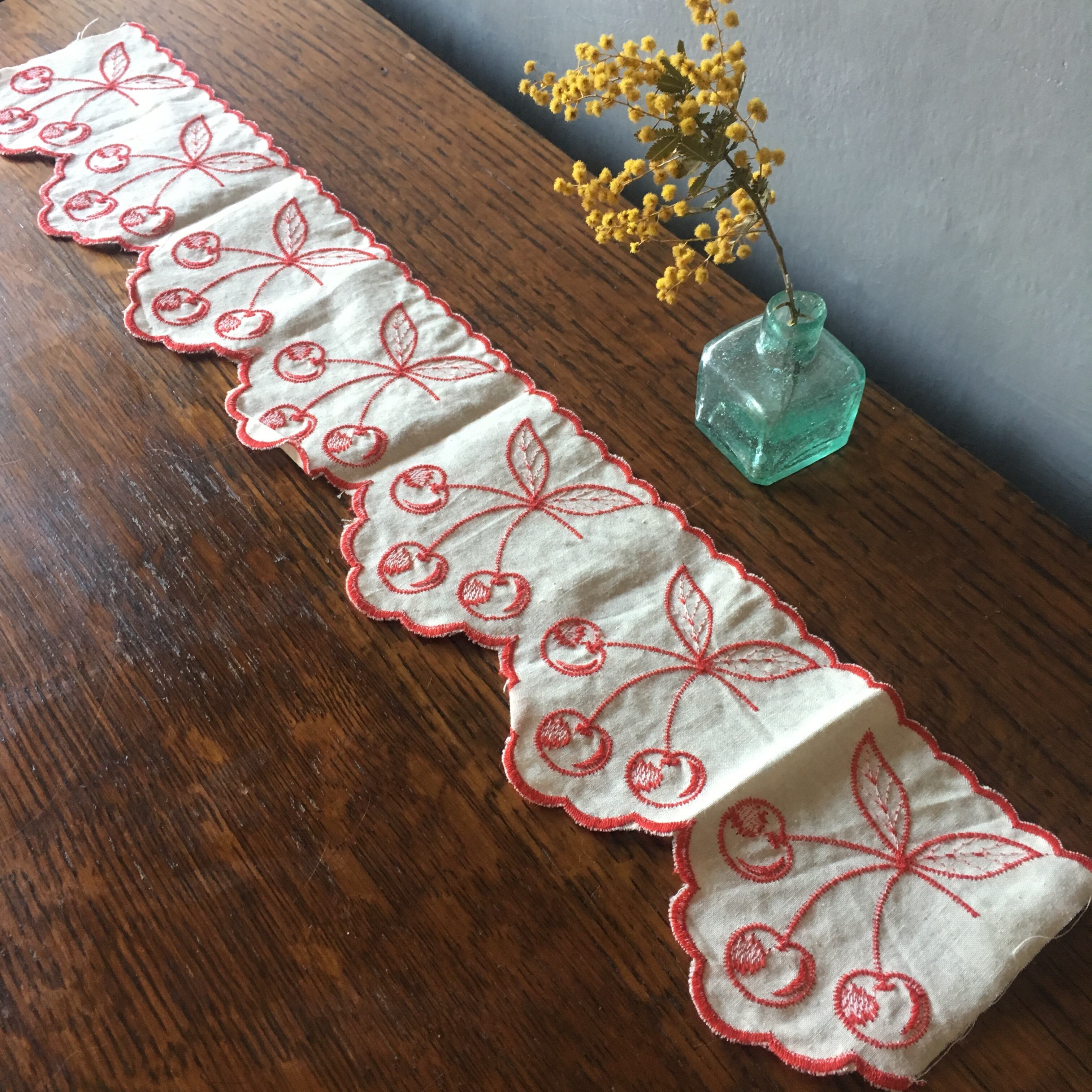 フランス ブロカント さくらんぼ 刺繍 ハンドメイド | フランス
