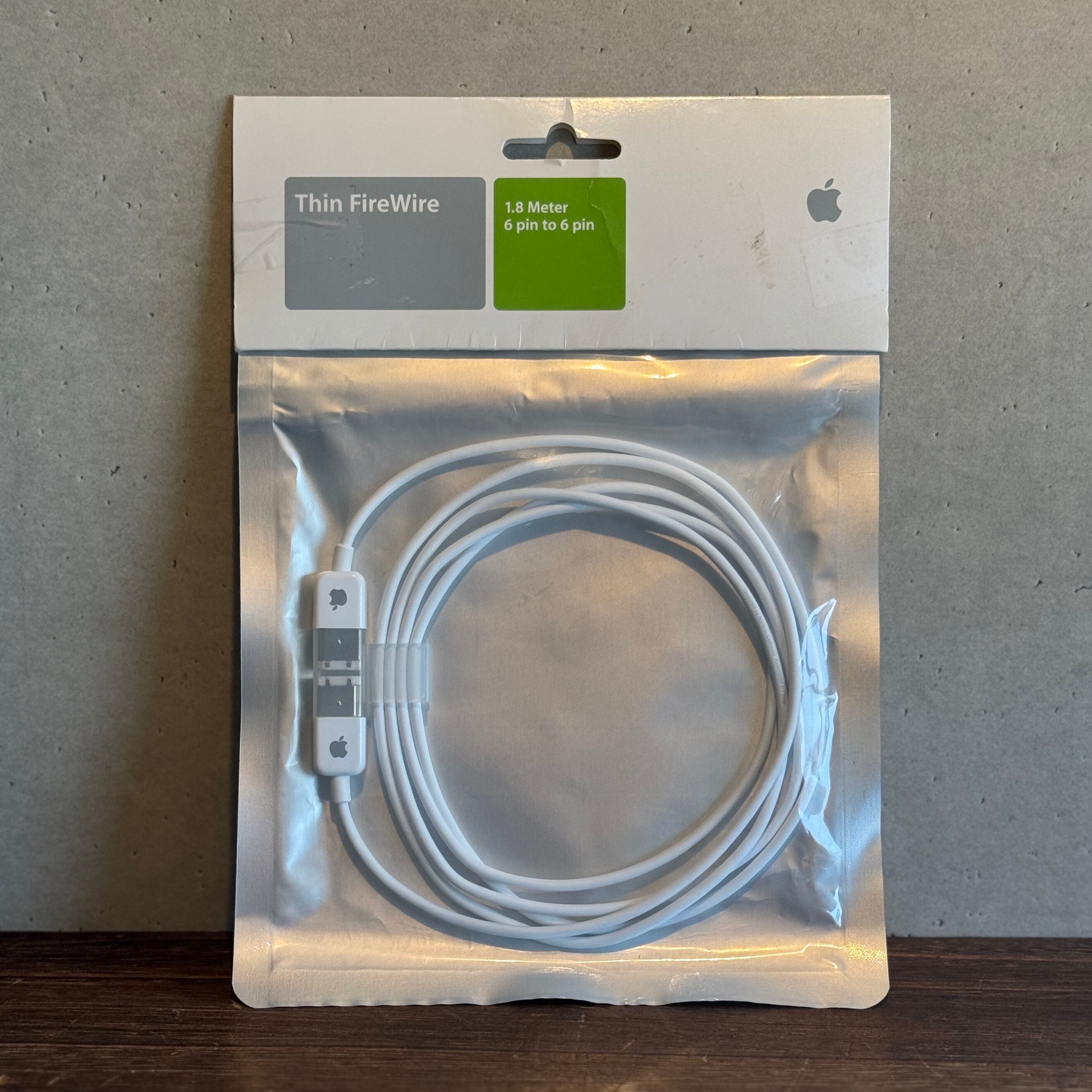 希少】Apple 純正 Firewire Cable 1.8m iPod 1st&2nd 専用 【デッド