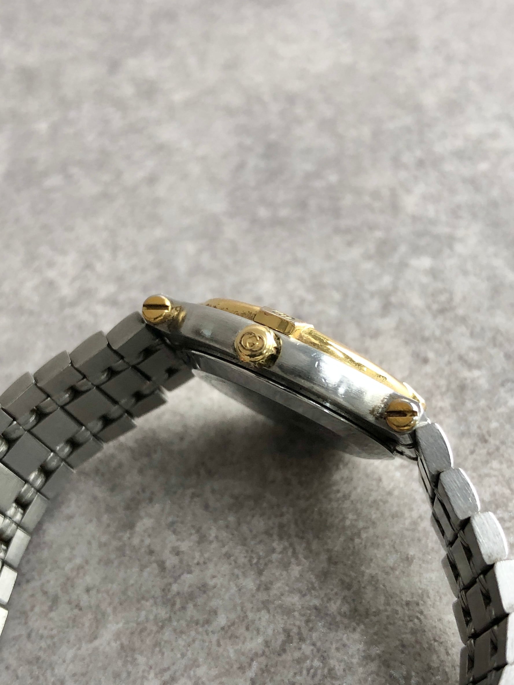 GUCCI グッチ 腕時計 シルバー×ゴールド GG ステンレススチール 9100L