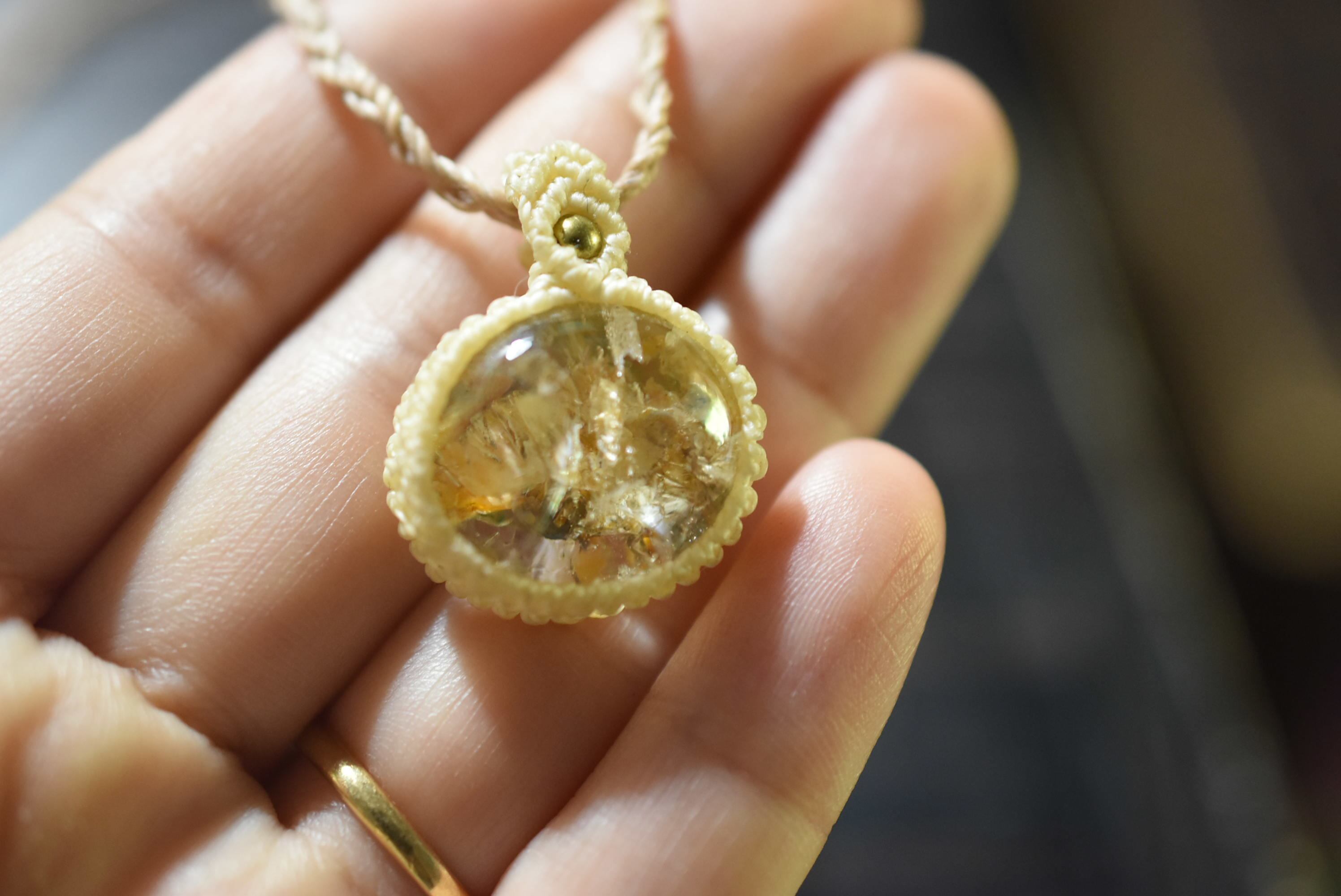 ピンクキラキラシラー★ガーデンクォーツ mini マクラメペンダント