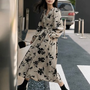 花柄ワンピース　A2437