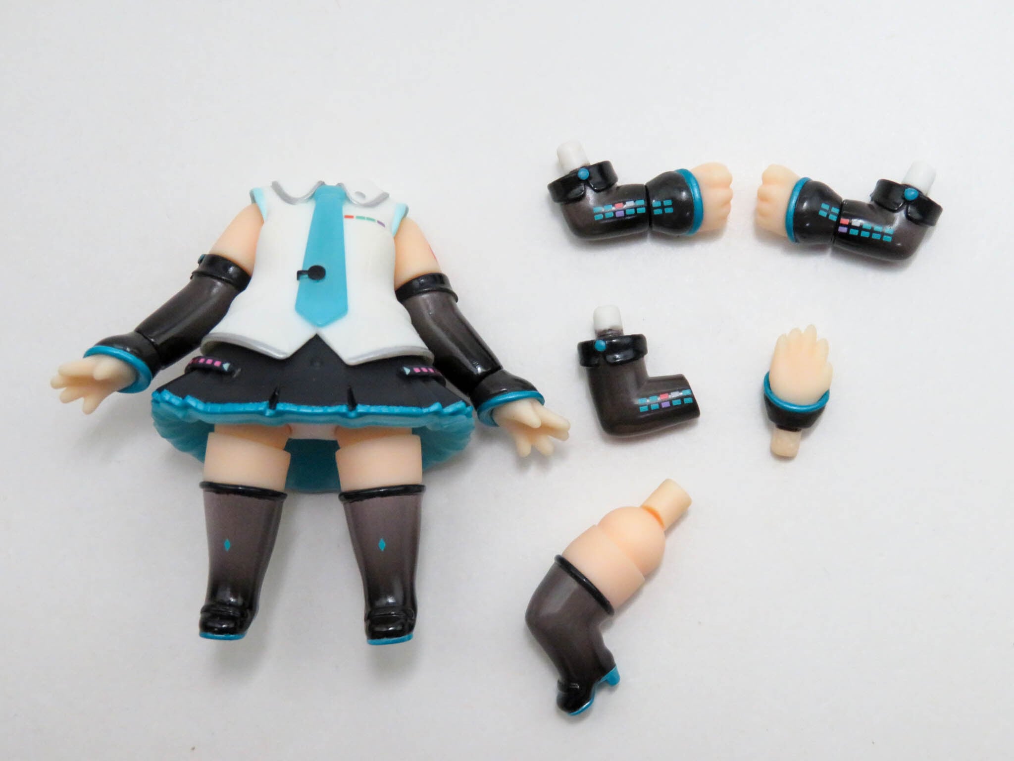 ねんどろいど 初音ミク V4X フィギュア 1309 Amazon.co.jp