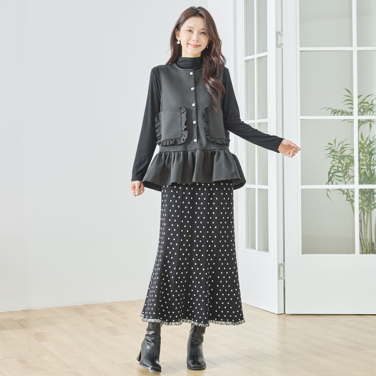 TRUBE フリルデザインペプラムベスト【M~L】ブラック